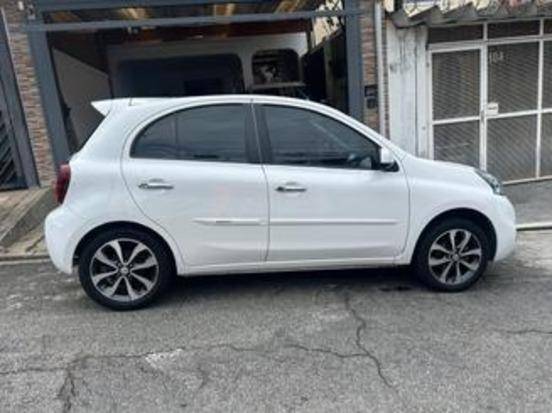 NISSAN MARCH 1.6 SL 16V FLEXSTART 4P XTRONIC NISSAN MARCH 1.6 SL 16V FLEXSTART 4P XTRONIC